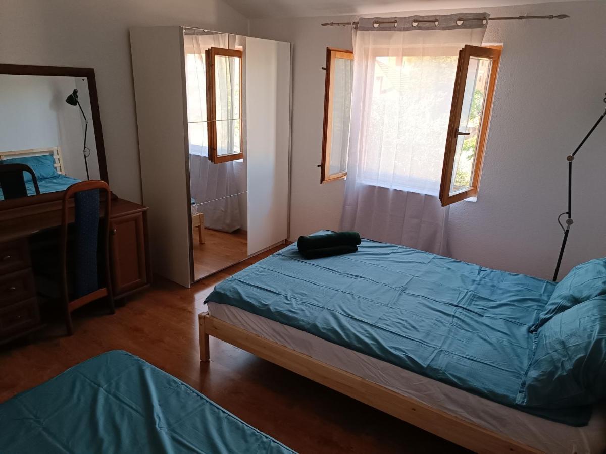 Апартаменты Apartman Brigita Биоград-на-Мору Экстерьер фото